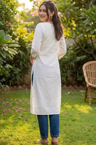White women floral embroidered thread work kurta