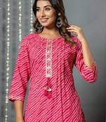 Pink women leheriya printed cotton kurta