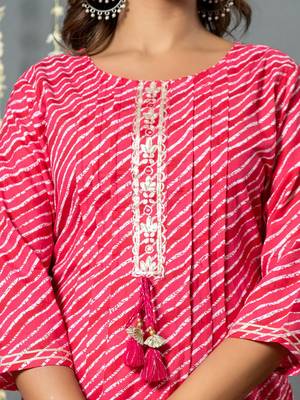 Pink women leheriya printed cotton kurta 3