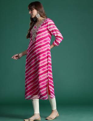 Pink leheriya printed gotta patti detailed embroidered georgette kurta 3