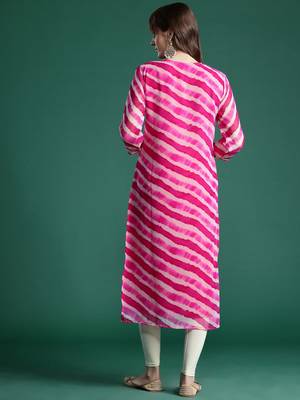 Pink leheriya printed gotta patti detailed embroidered georgette kurta 4