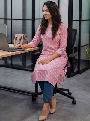 Pink floral printed cotton straight kurta 5