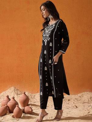 Black ethnic motifs embroidered straight kurta 3