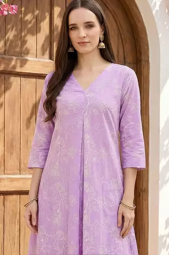 Lavender women floral printed regular pure cotton kurta with trousers