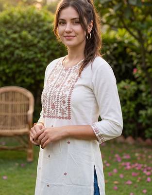 White floral embroidered thread work straight kurta 3