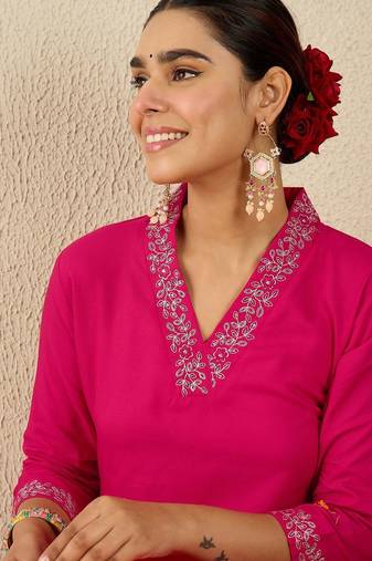 Pink women ethnic motifs embroidered regular sequinned straight kurta with trousers