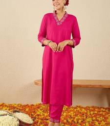 Pink women ethnic motifs embroidered sequinned straight kurta with trousers