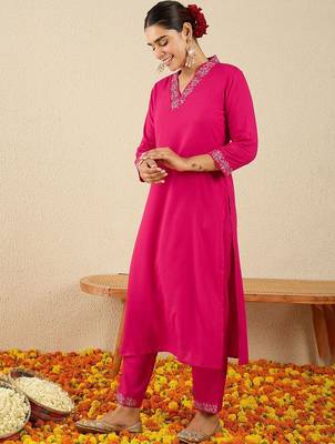 Pink women ethnic motifs embroidered sequinned straight kurta with trousers 4