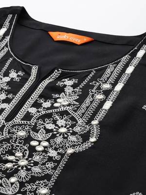 Black floral embroidered kurta 2