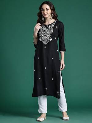 Black floral embroidered kurta 4