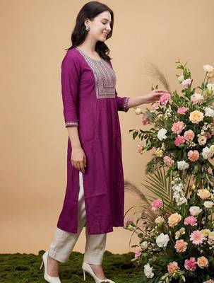Purple women ethnic motifs embroidered sequinned kurta 4