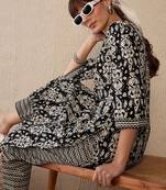 Black women printed regular pure cotton kurta with trousers