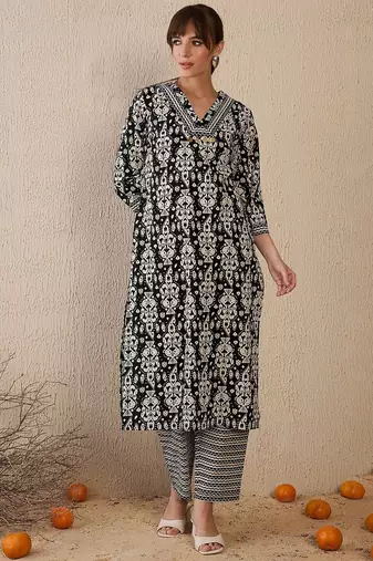 Black women printed regular pure cotton kurta with trousers