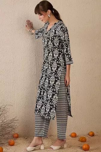 Black women printed regular pure cotton kurta with trousers