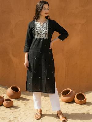 Black women ethnic motifs embroidered thread work kurta 1