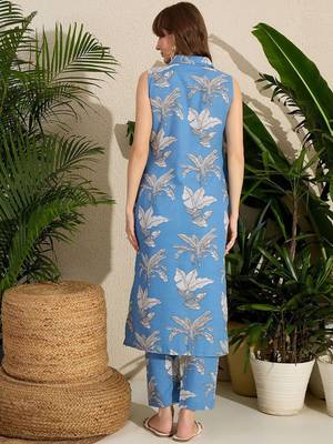 Blue floral printed lapel collar linen kurta with trousers 4