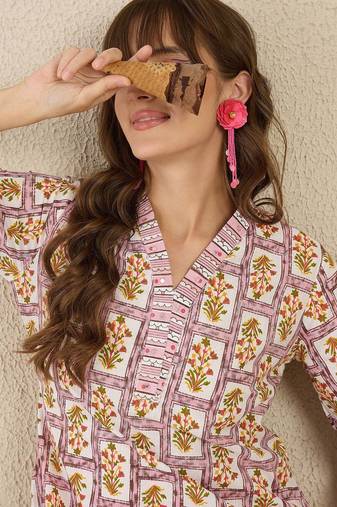 Lavender women floral printed regular pure cotton kurta with trousers