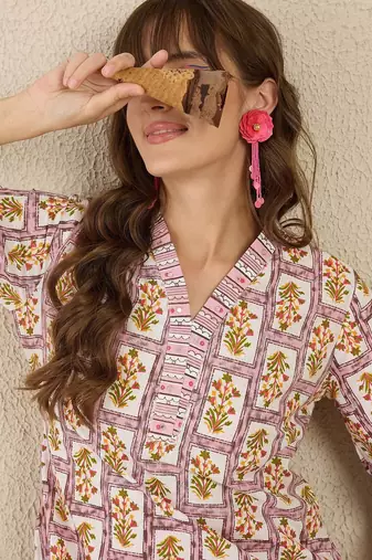 Lavender women floral printed regular pure cotton kurta with trousers