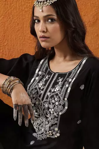 Black floral embroidered notch neck thread work straight kurta