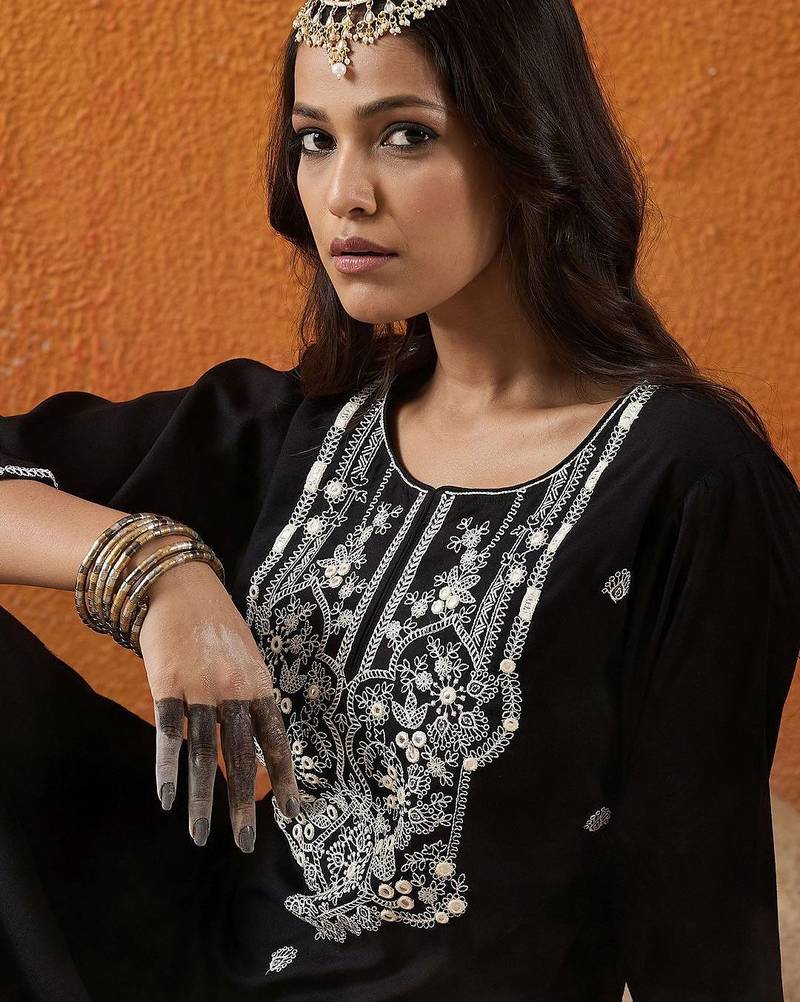 Black floral embroidered notch neck thread work straight kurta