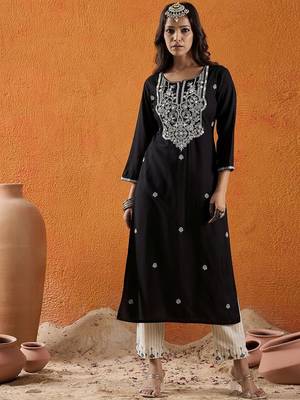 Black floral embroidered notch neck thread work straight kurta 1