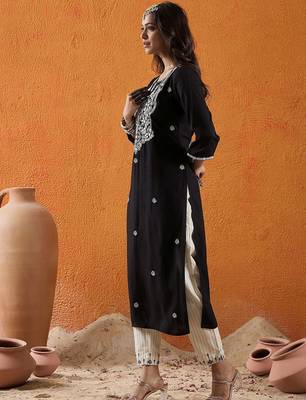 Black floral embroidered notch neck thread work straight kurta 4