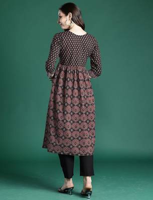 Black women ethnic motifs printed a-line kurtas 4