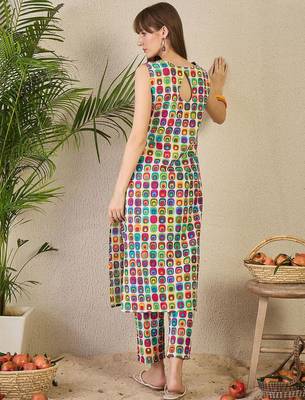 White women printed multicolor color cotton kurta with trousers 4