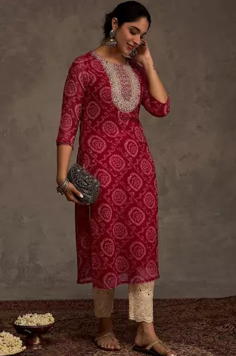 Pink women bandhani printed sequinned georgette kurta