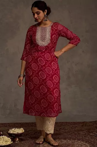 Pink women bandhani printed sequinned georgette kurta