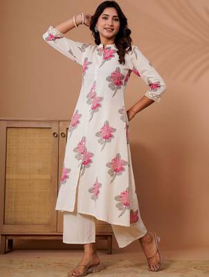 Off white women floral printed floral kurta 3