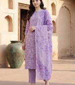 Lavender women floral printed regular pure cotton kurta with trousers & with dupatta