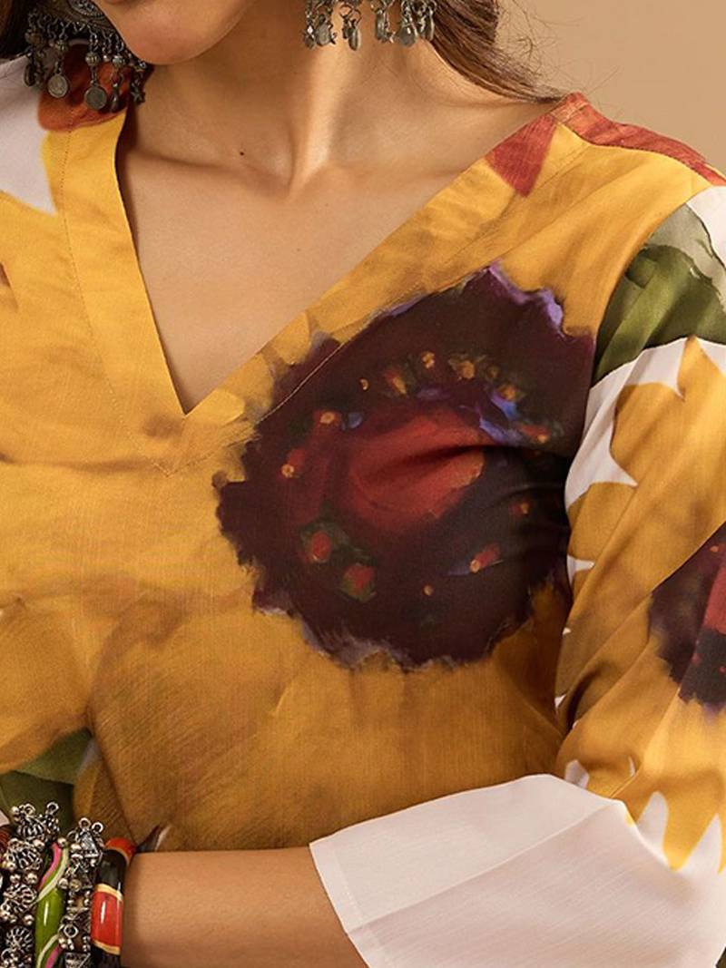 Off white floral printed regular kurta with trousers