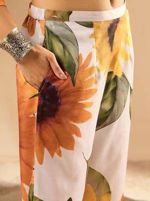 Off white floral printed kurta with trousers 3