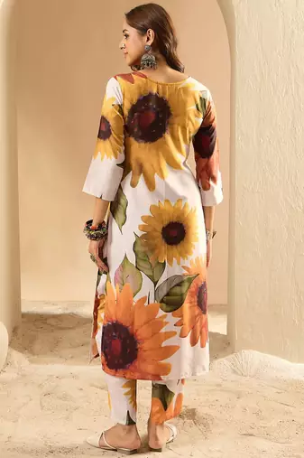 Off white floral printed regular kurta with trousers
