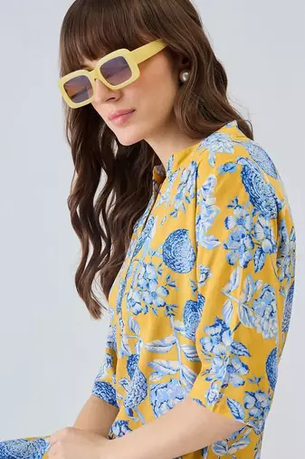 Yellow women floral printed regular kurta with trousers