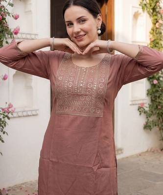 Brown women floral embroidered sequinned floral kurta 2