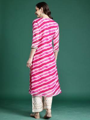 Pink women leheriya printed mirror work kurta 5