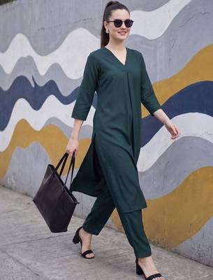 Green women kurta with trousers 2