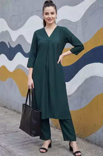 Green women regular kurta with trousers