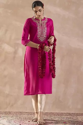 Pink floral embroidered zari work straight kurta