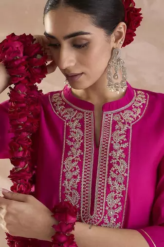 Pink floral embroidered zari work straight kurta