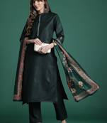 Green women ethnic motifs embroidered kurta with trousers & dupatta