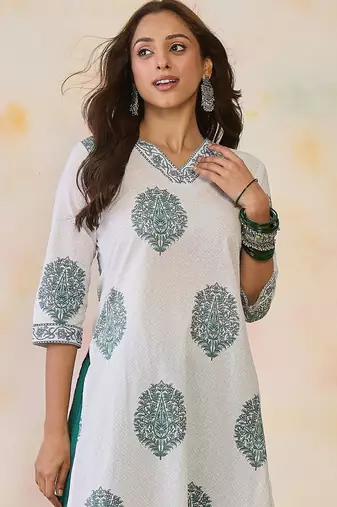 White women floral printed floral kurta