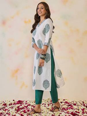 White women floral printed floral kurta 5