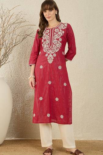 Maroon women floral embroidered thread work kurta
