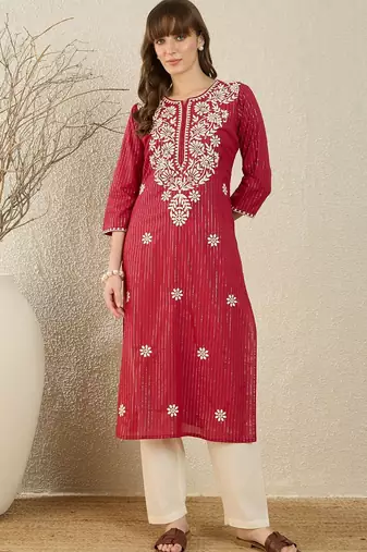 Maroon women floral embroidered thread work kurta