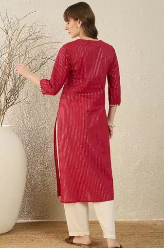 Maroon women floral embroidered thread work kurta