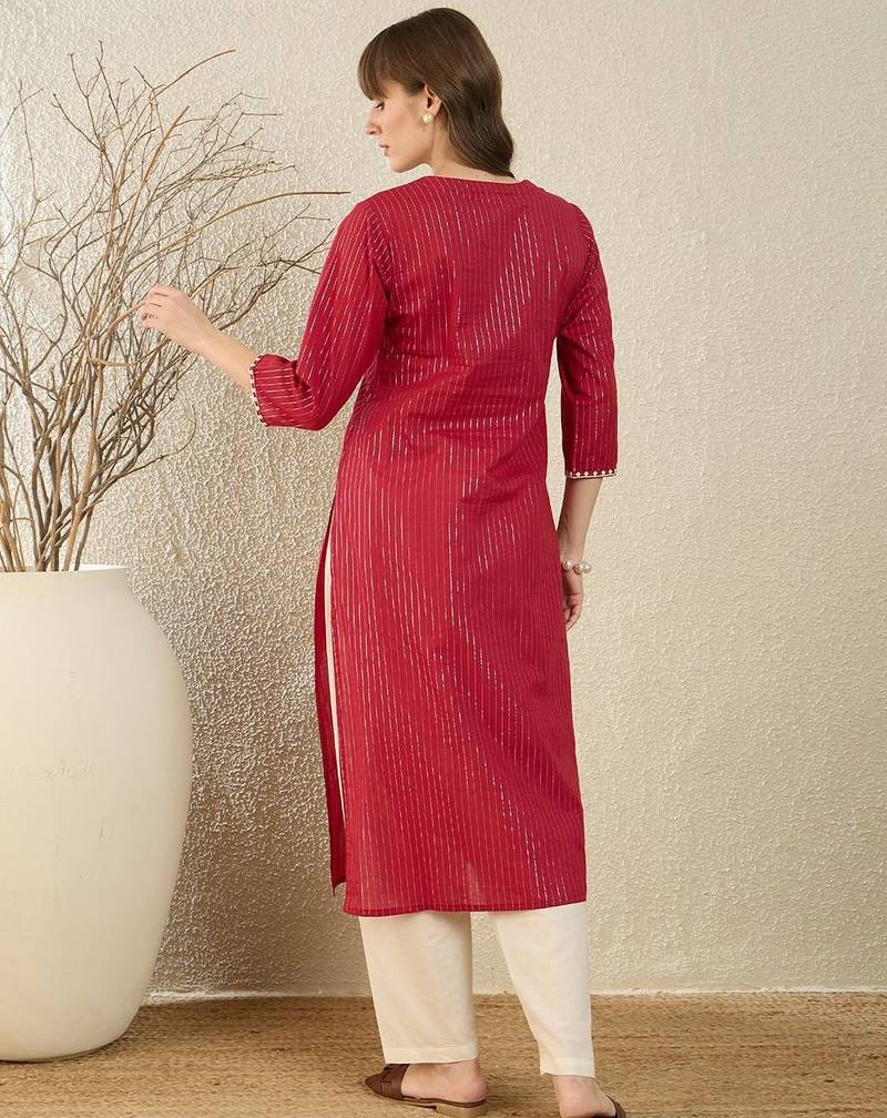 Maroon women floral embroidered thread work kurta
