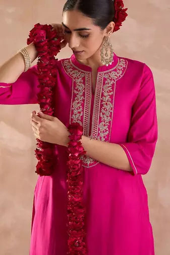 Pink floral embroidered straight zari work kurta